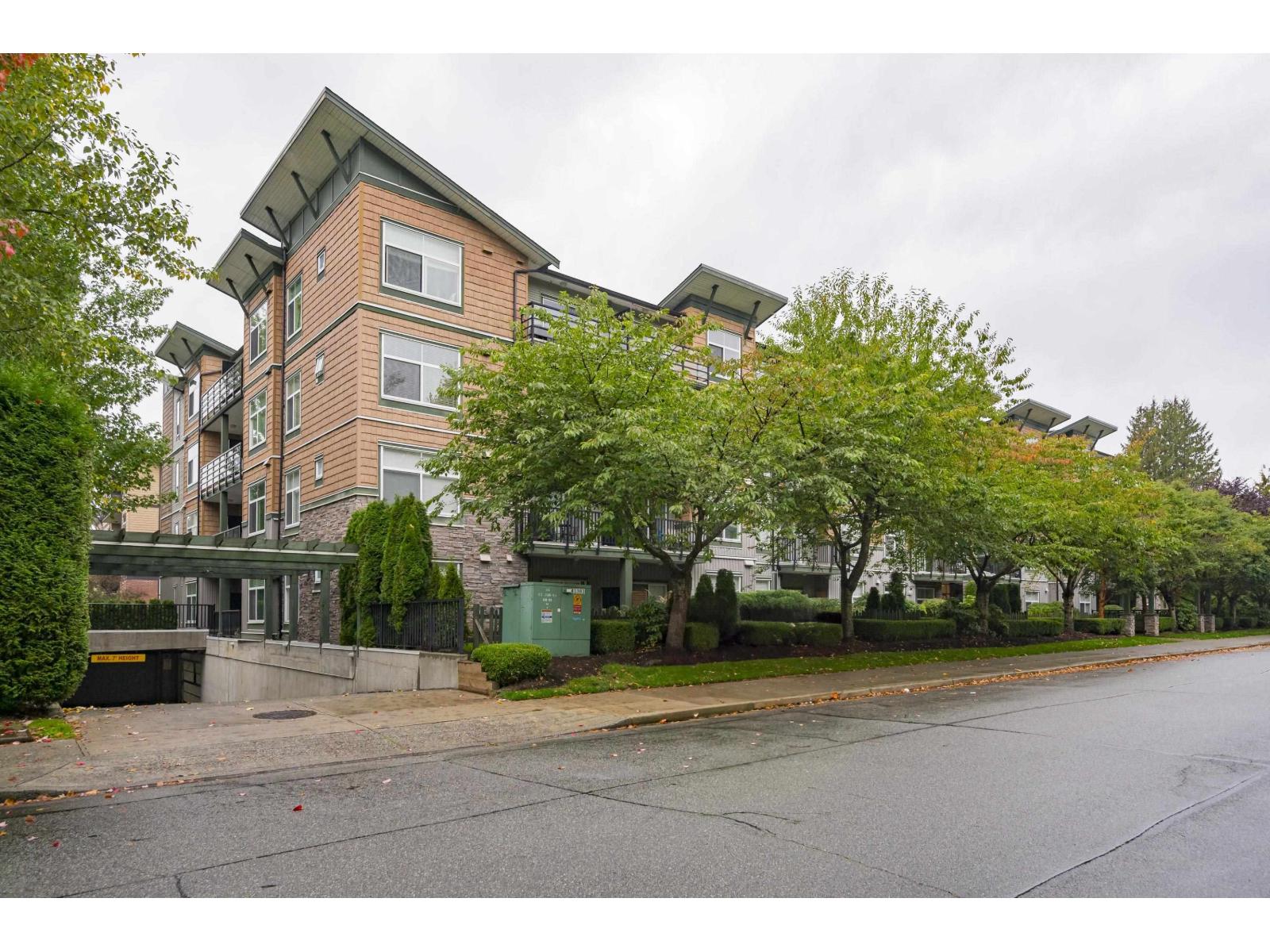 303 8183 121a Street, Surrey, British Columbia  V3W 1S7 - Photo 3 - R3058952