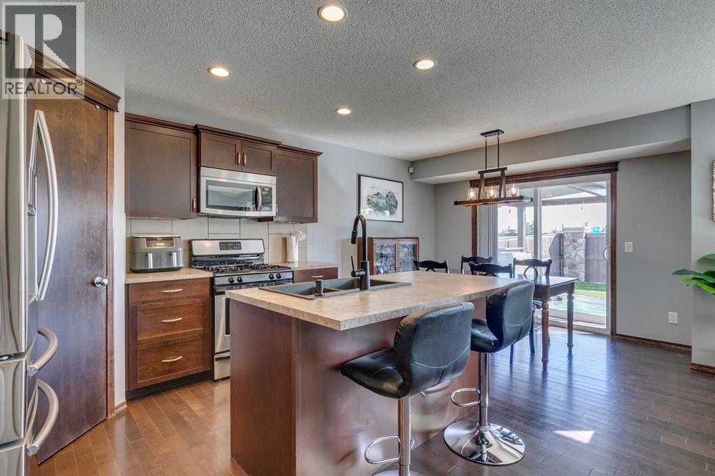 180 Cranberry Circle Se, Calgary, Alberta  T3M 0M1 - Photo 2 - A2264083