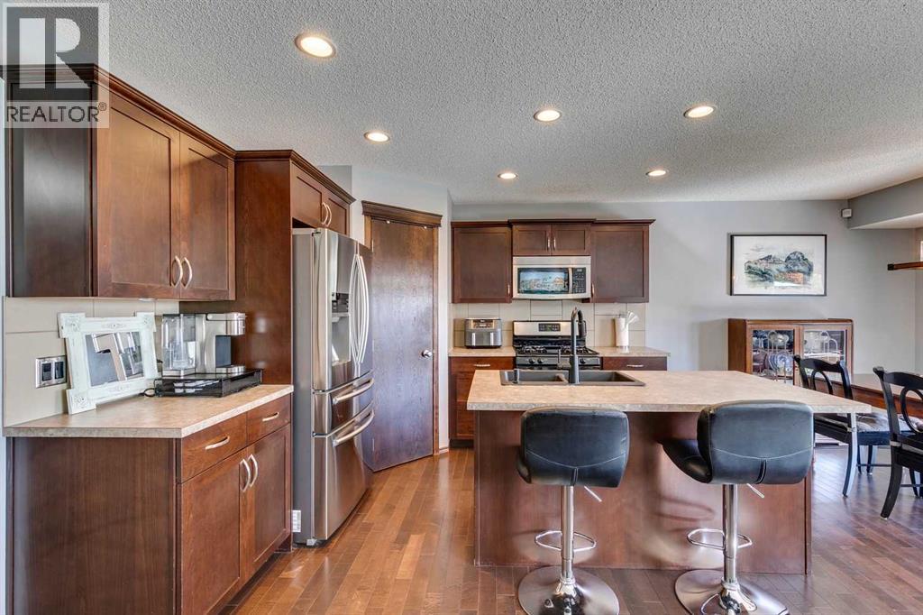 180 Cranberry Circle Se, Calgary, Alberta  T3M 0M1 - Photo 3 - A2264083