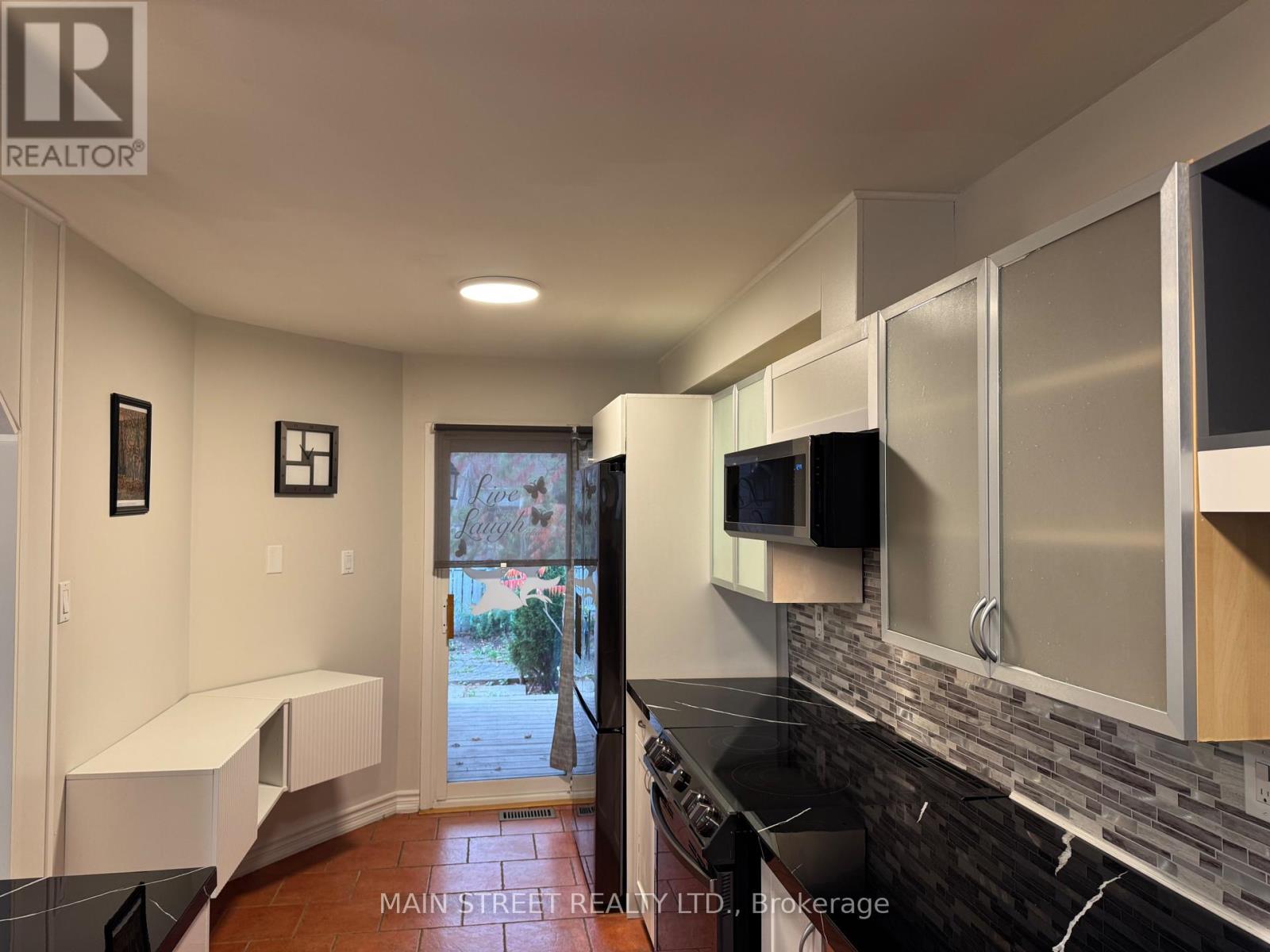 156 Observatory Lane, Richmond Hill, Ontario  L4C 8K8 - Photo 11 - N12458053