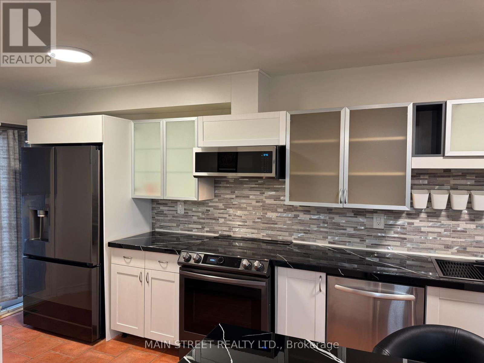 156 Observatory Lane, Richmond Hill, Ontario  L4C 8K8 - Photo 19 - N12458053