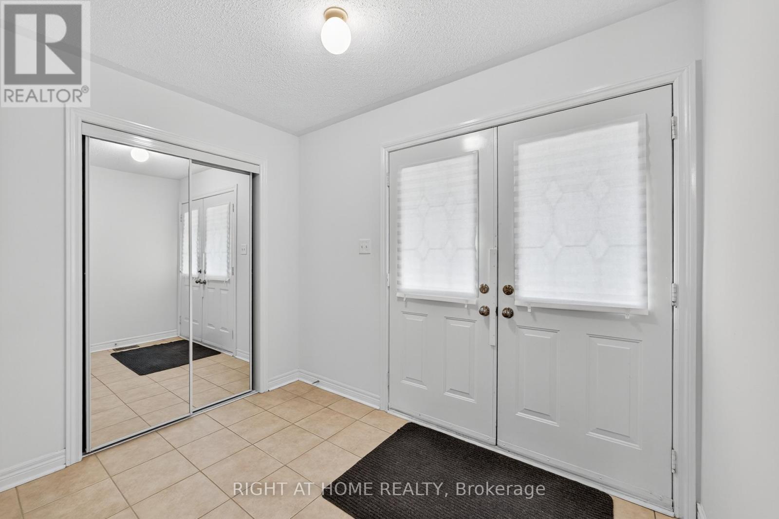 152 Westway Crescent, Vaughan, Ontario  L4K 5L8 - Photo 5 - N12464358