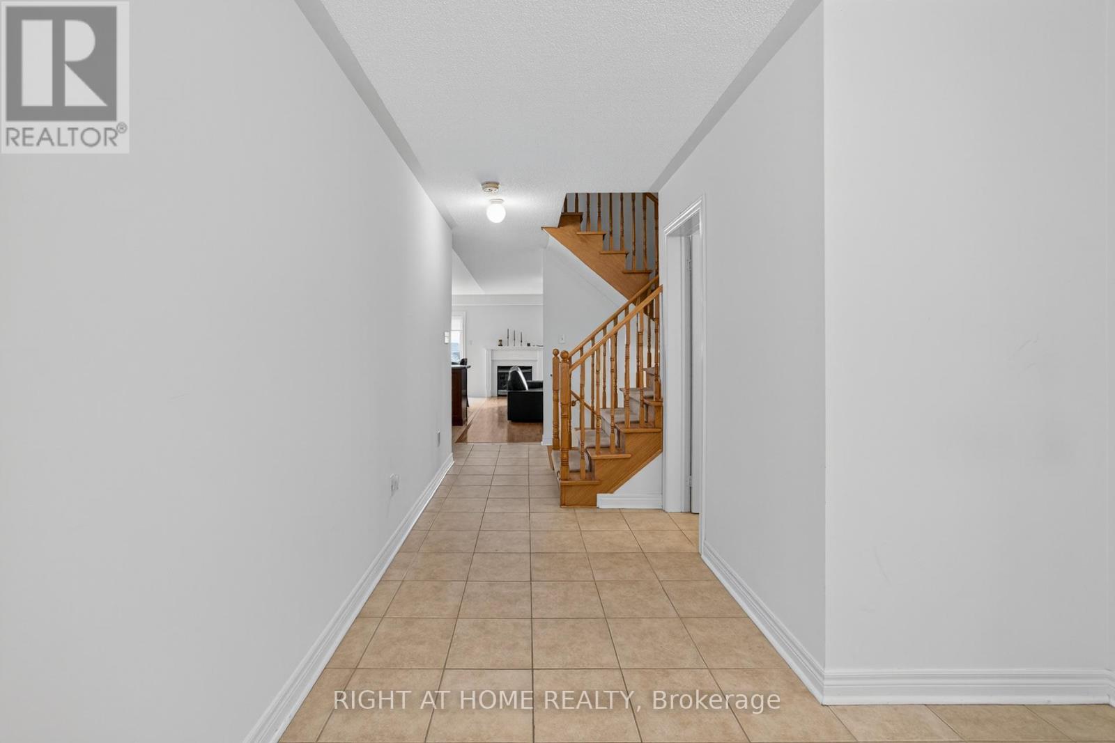 152 Westway Crescent, Vaughan, Ontario  L4K 5L8 - Photo 6 - N12464358