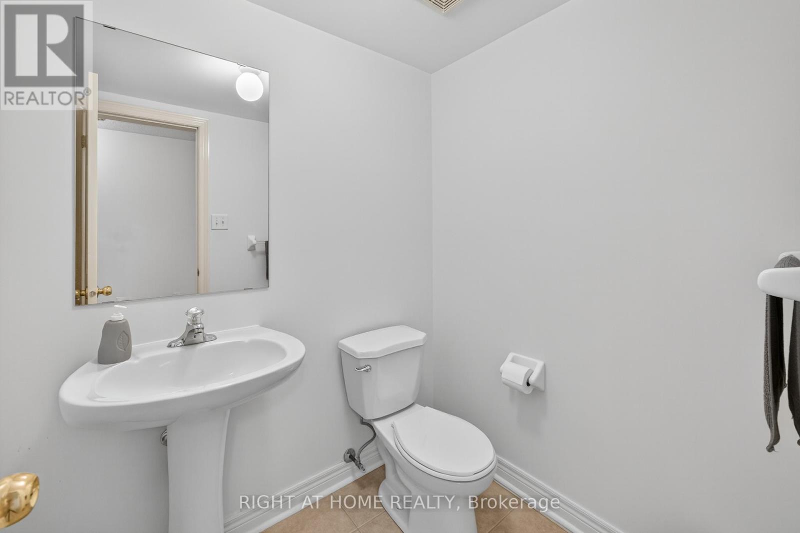 152 Westway Crescent, Vaughan, Ontario  L4K 5L8 - Photo 8 - N12464358