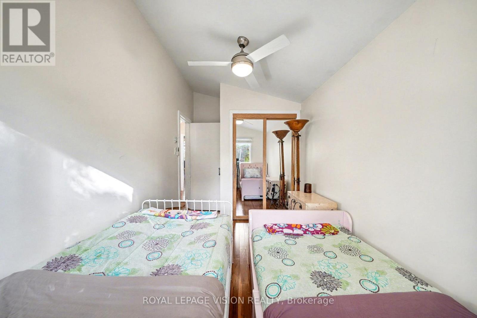 3595 Glenhaven Beach Road, Innisfil, Ontario  L9S 2Z2 - Photo 18 - N12463215