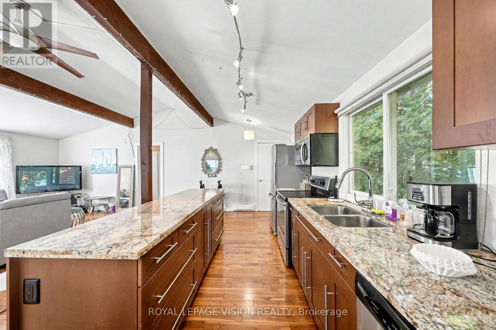 3595 Glenhaven Beach Road, Innisfil, Ontario  L9S 2Z2 - Photo 15 - N12463215