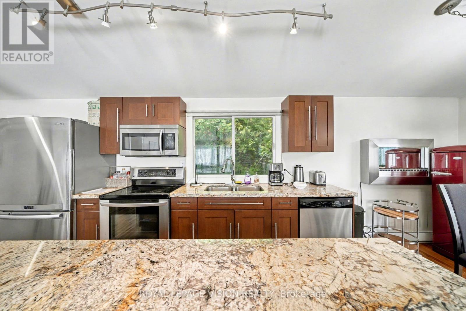 3595 Glenhaven Beach Road, Innisfil, Ontario  L9S 2Z2 - Photo 16 - N12463215
