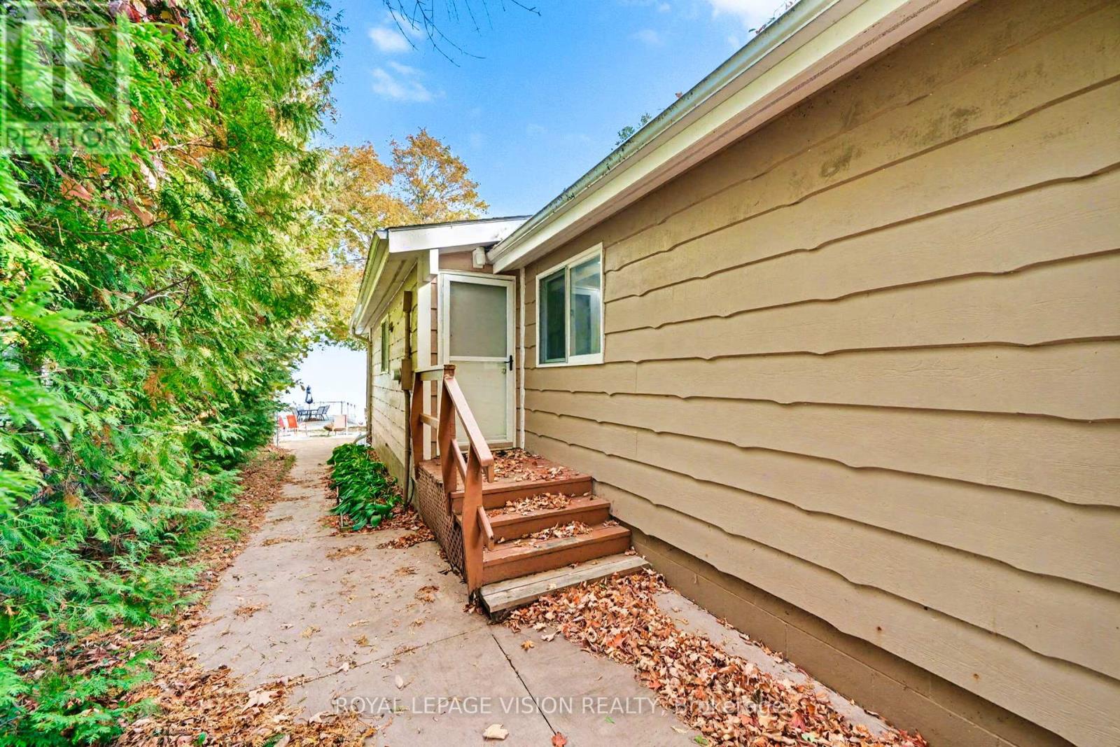 3595 Glenhaven Beach Road, Innisfil, Ontario  L9S 2Z2 - Photo 4 - N12463215