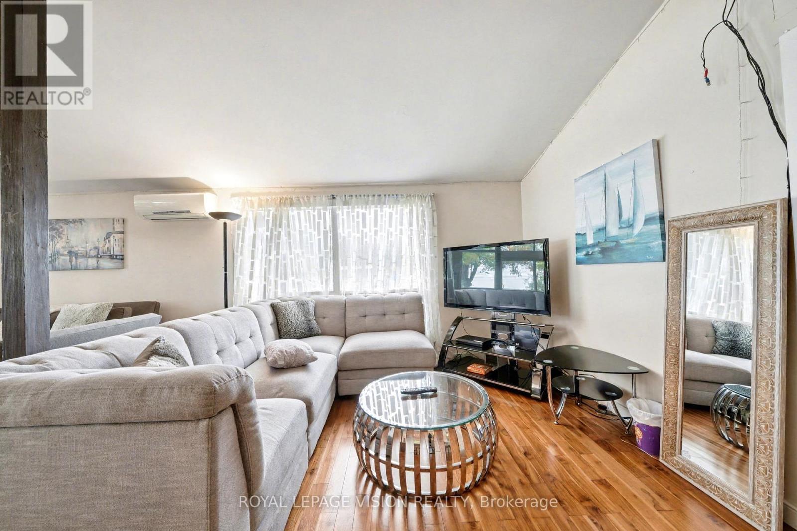 3595 Glenhaven Beach Road, Innisfil, Ontario  L9S 2Z2 - Photo 9 - N12463215