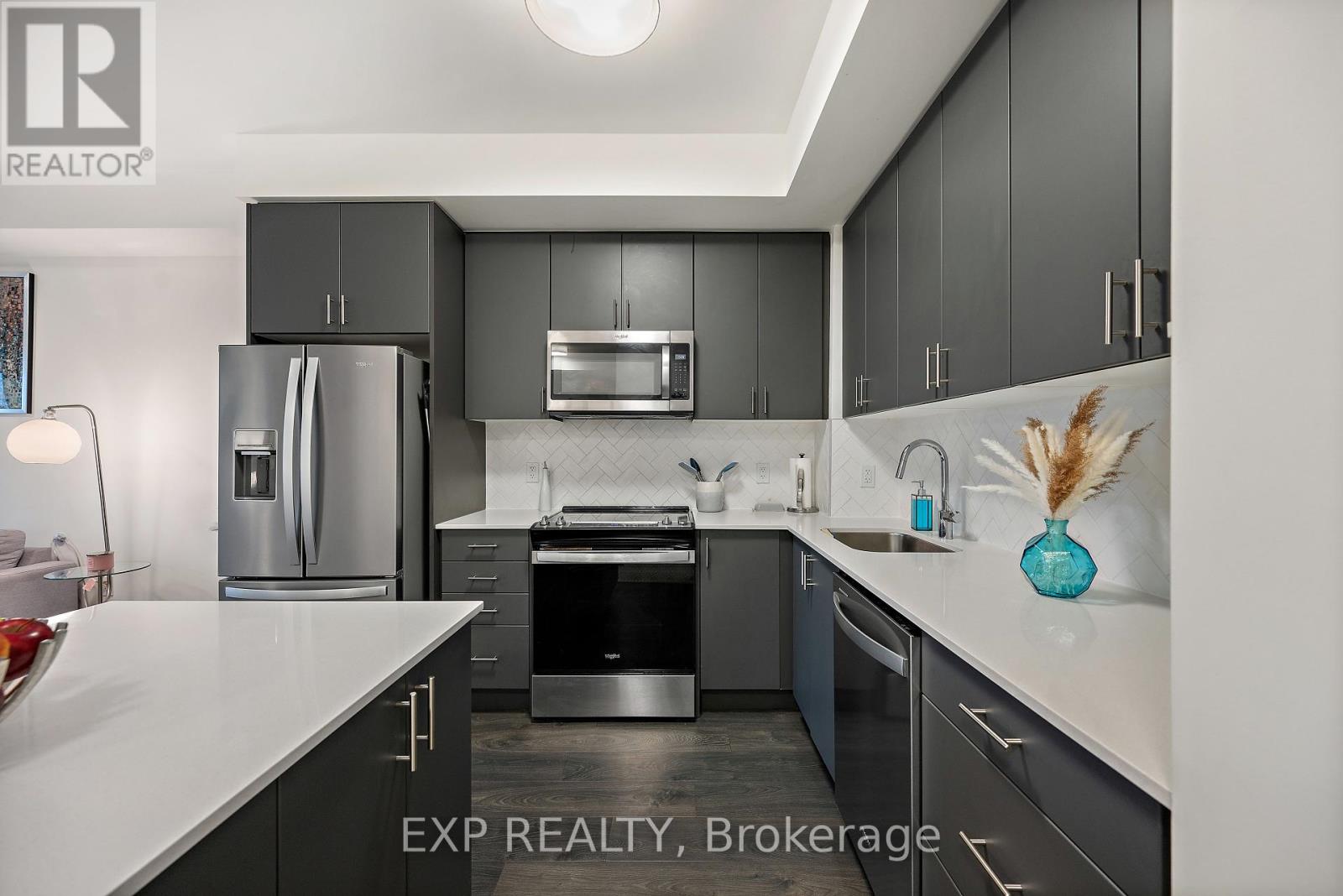 327 - 3200 William Coltson Avenue, Oakville, Ontario  L6H 7B9 - Photo 6 - W12464343