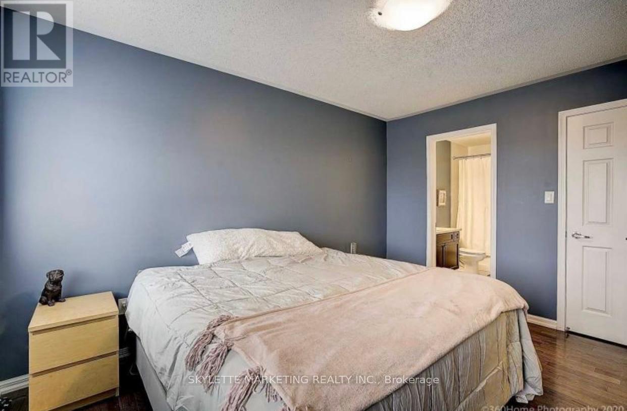 238 Mortimer Crescent, Milton, Ontario  L9T 8N7 - Photo 15 - W12464356