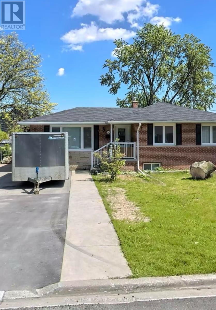 34 Ashwood Crescent, Brampton, Ontario  L6T 1M2 - Photo 2 - W12464359