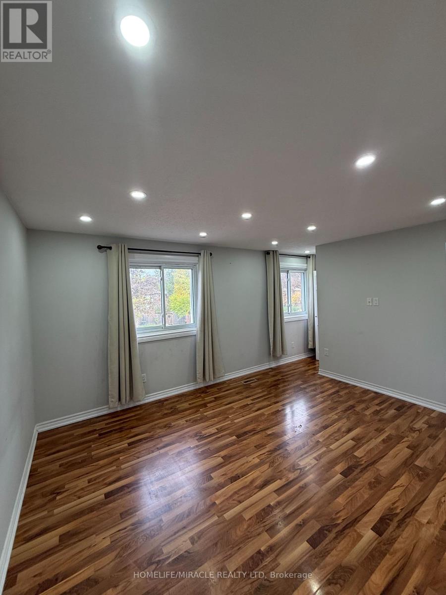 32 Barrington Crescent, Brampton, Ontario  L6Z 1N3 - Photo 13 - W12464369