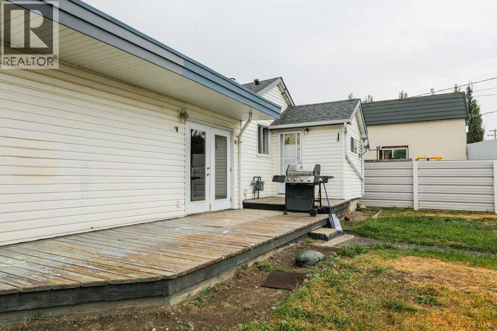 410 52 Avenue, Coalhurst, Alberta  T0L 0V0 - Photo 4 - A2256980