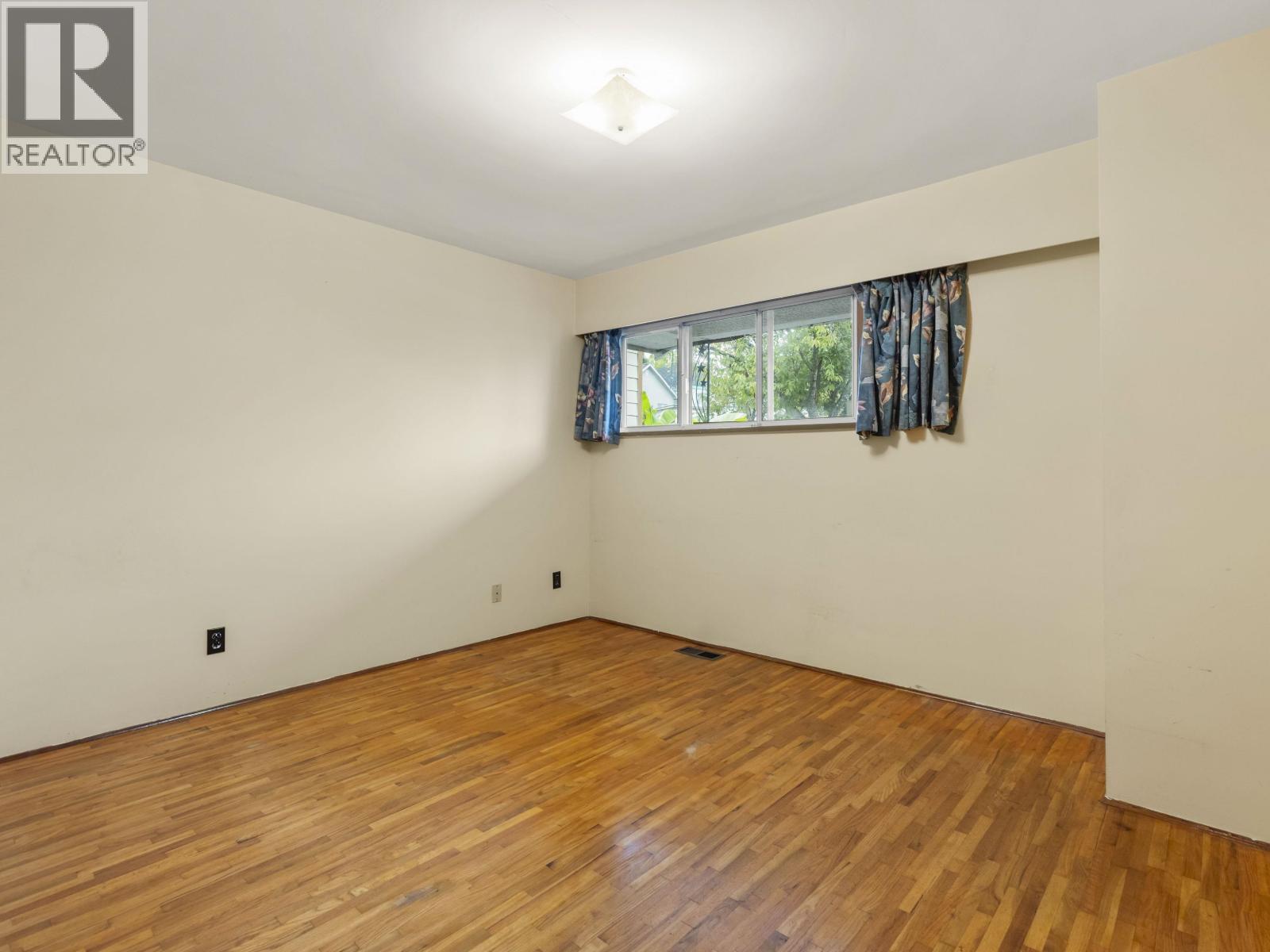 4941 Spencer Street, Vancouver, British Columbia  V5R 3Z9 - Photo 5 - R3058800