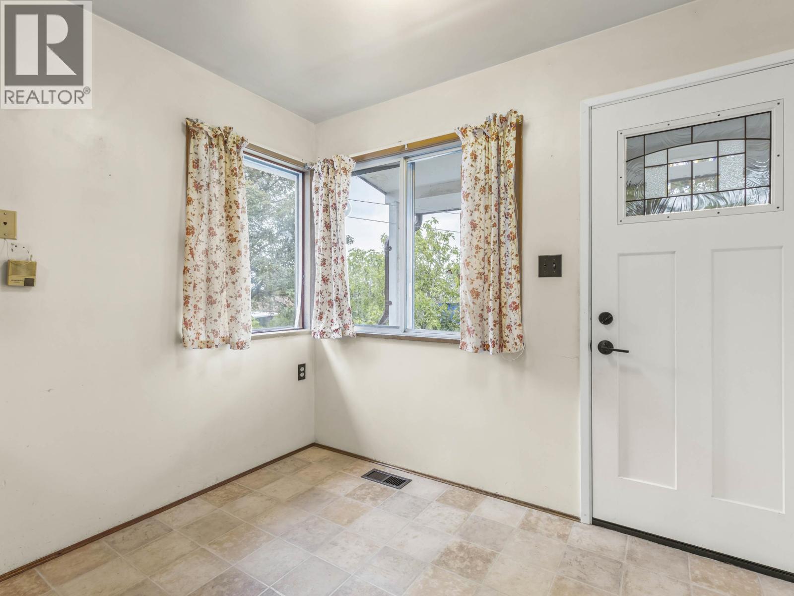 4941 Spencer Street, Vancouver, British Columbia  V5R 3Z9 - Photo 17 - R3058800