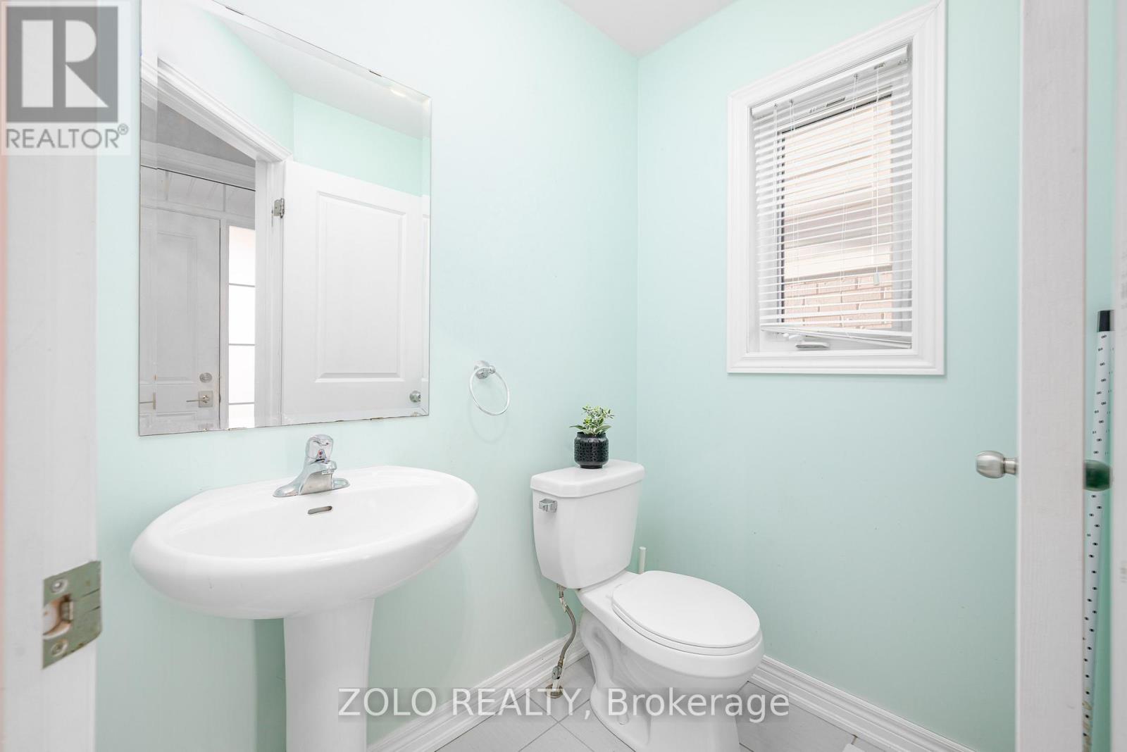 417 Florence Drive, Peterborough, Ontario  K9J 0H7 - Photo 5 - X12464332