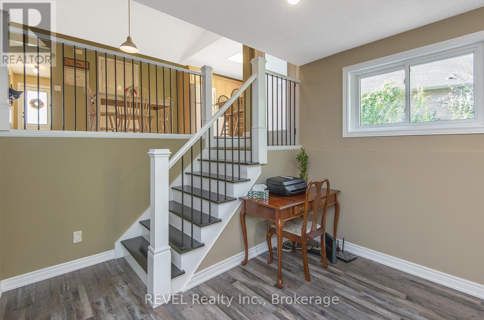 307 Beckett Crescent, Pelham (Fonthill), Ontario  L3E 0N5 - Photo 25 - X12451200