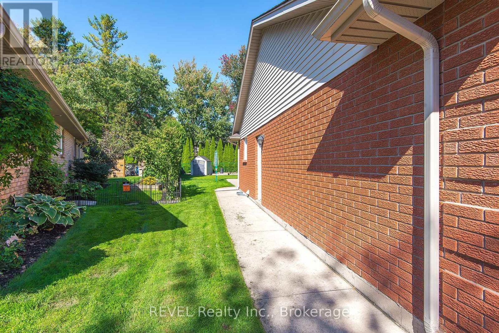 307 Beckett Crescent, Pelham (Fonthill), Ontario  L3E 0N5 - Photo 28 - X12451200