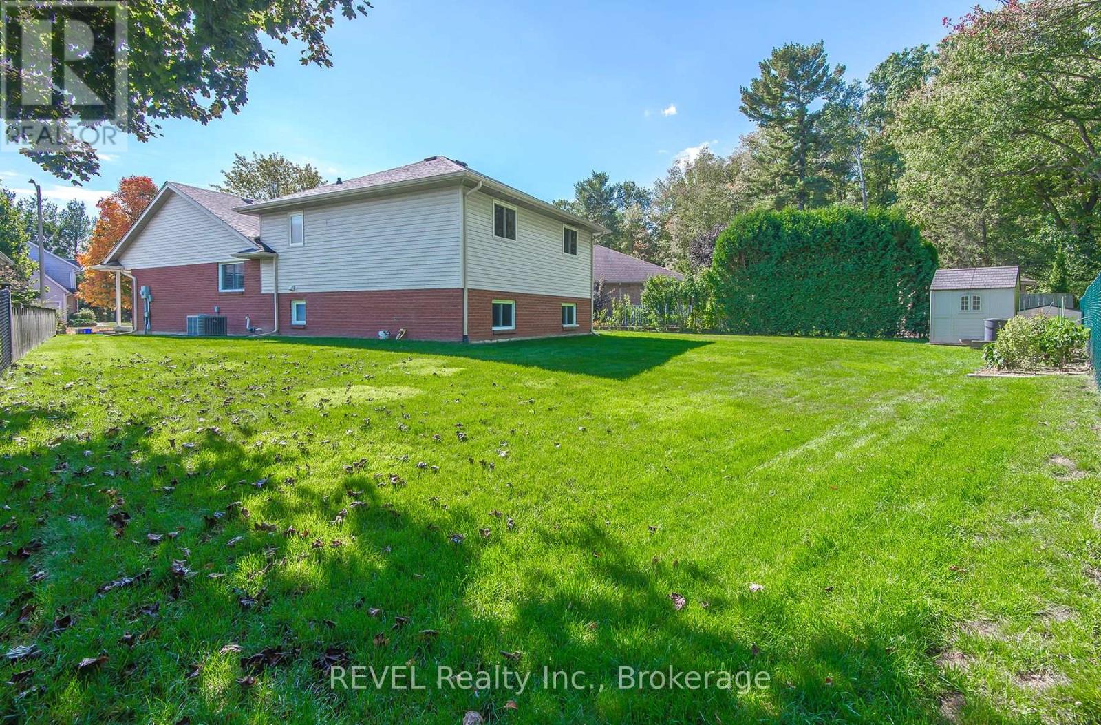 307 Beckett Crescent, Pelham (Fonthill), Ontario  L3E 0N5 - Photo 31 - X12451200