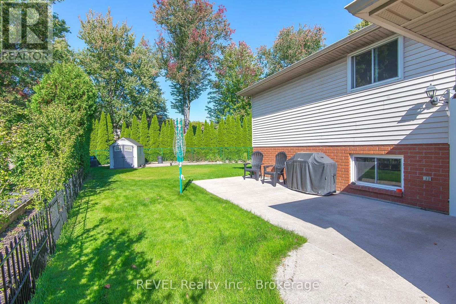 307 Beckett Crescent, Pelham (Fonthill), Ontario  L3E 0N5 - Photo 33 - X12451200