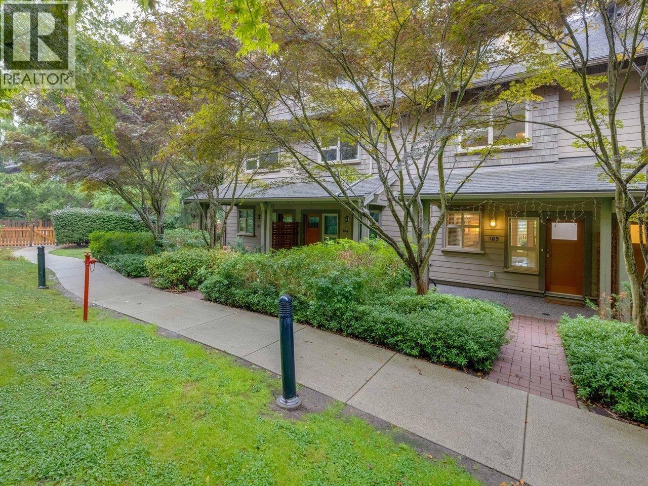 123 250 Salter Street, New Westminster, British Columbia  V3M 0B7 - Photo 2 - R3058931