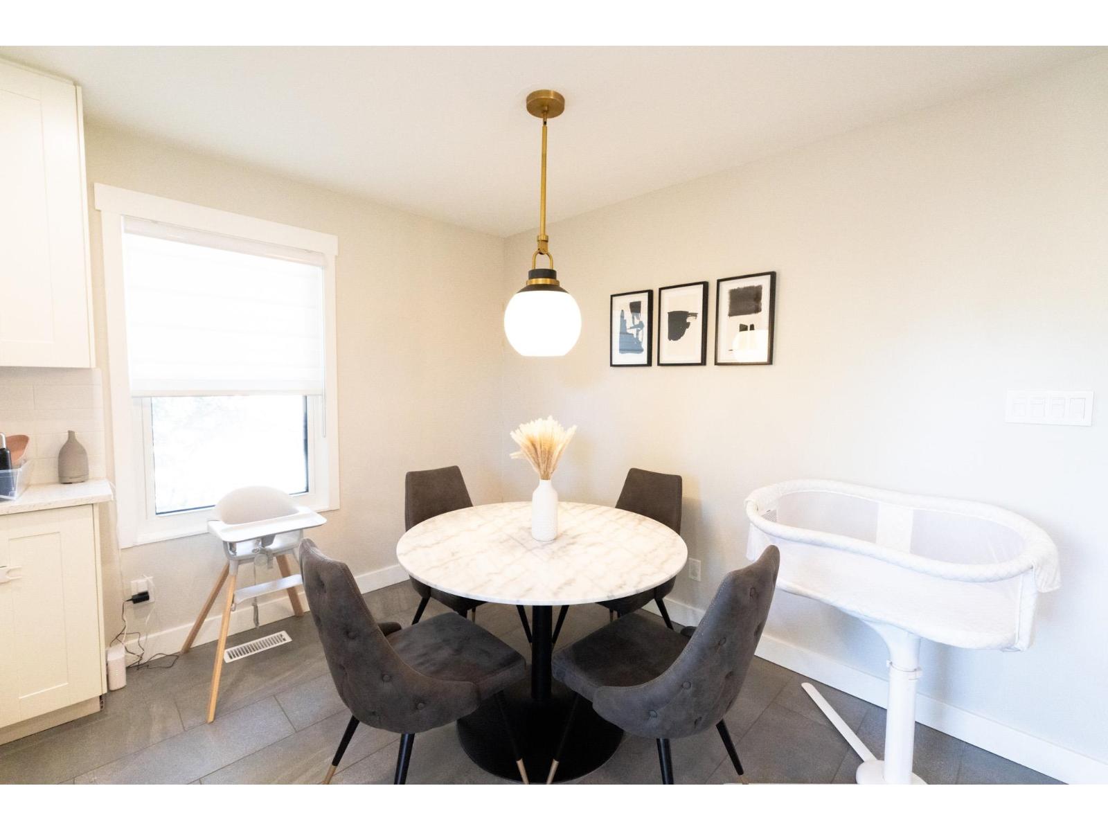 11585 Royal Crescent, Surrey, British Columbia  V3V 6V5 - Photo 4 - R3058554