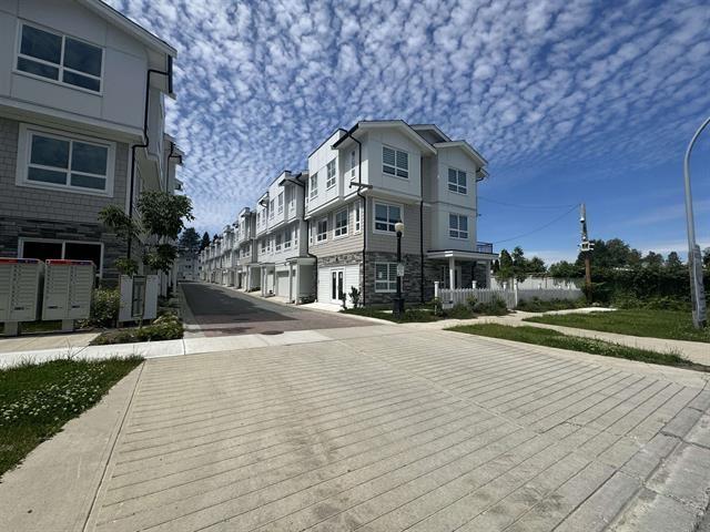27 8181 135a Street, Surrey, British Columbia  V3W 3N8 - Photo 1 - R3058855