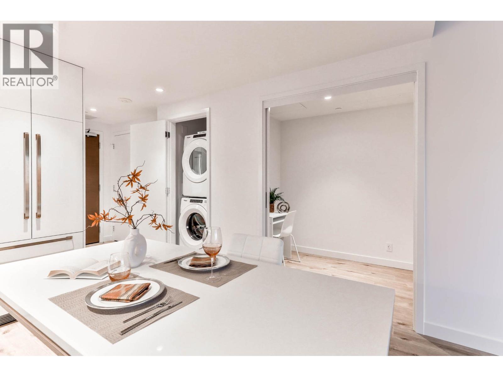 2303 720 Farrow Street, Coquitlam, British Columbia  V3J 3S5 - Photo 2 - R3058859