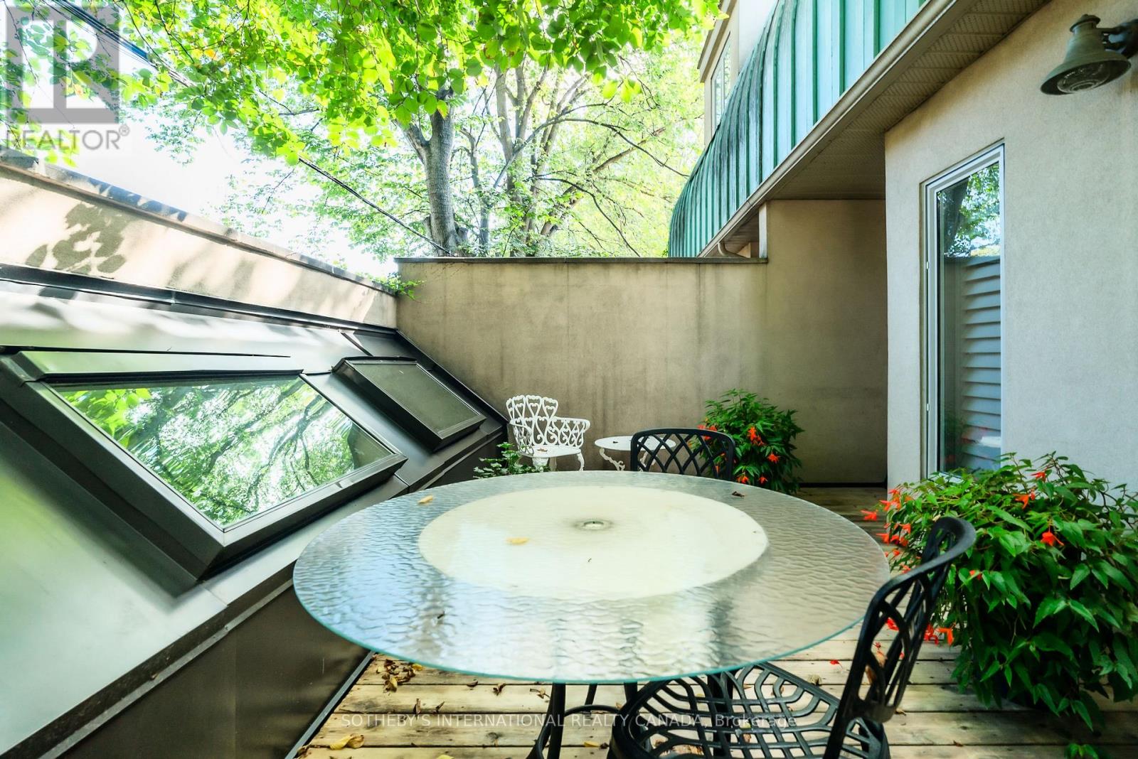 33 Broadcast Lane, Toronto, Ontario  M4X 1X7 - Photo 29 - C12464386