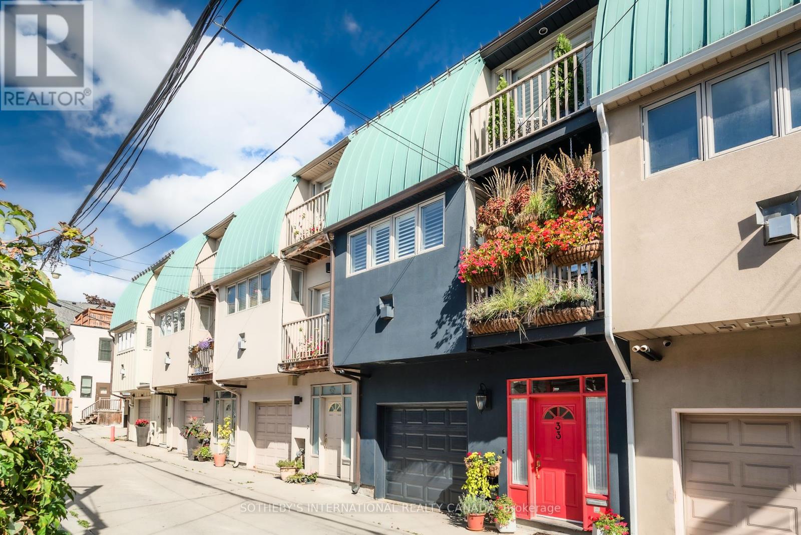 33 Broadcast Lane, Toronto, Ontario  M4X 1X7 - Photo 47 - C12464386