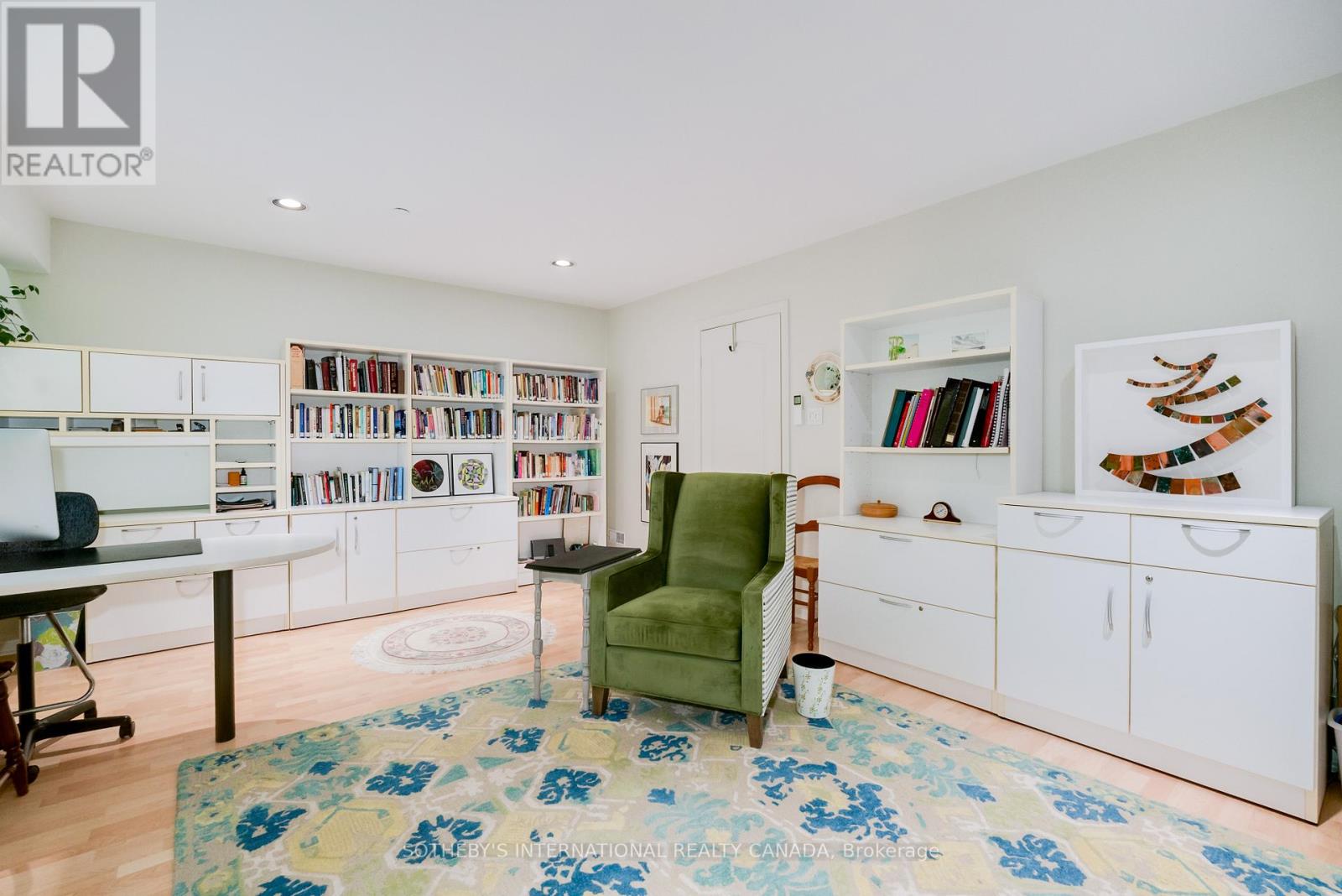 33 Broadcast Lane, Toronto, Ontario  M4X 1X7 - Photo 8 - C12464386