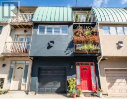 33 BROADCAST LANE, Toronto, Ontario