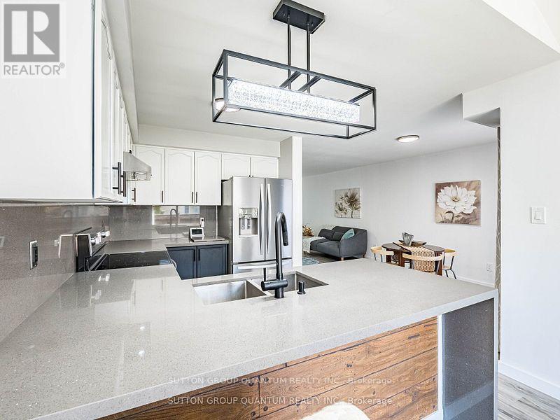 53 Woodcote Crescent, Halton Hills, Ontario  L7G 6M1 - Photo 12 - W12464377