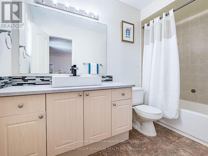 53 Woodcote Crescent, Halton Hills, Ontario  L7G 6M1 - Photo 17 - W12464377
