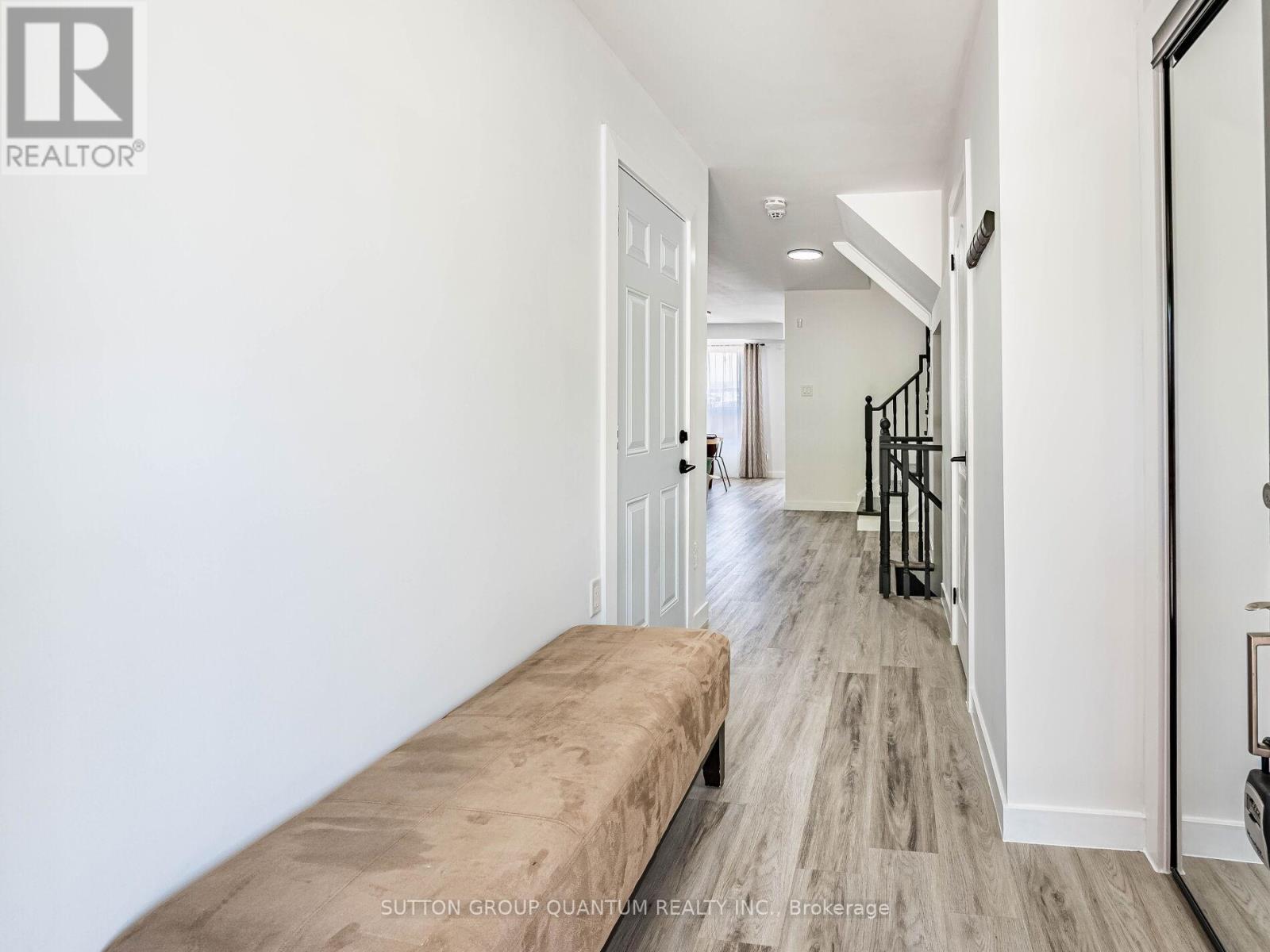 53 Woodcote Crescent, Halton Hills, Ontario  L7G 6M1 - Photo 3 - W12464377