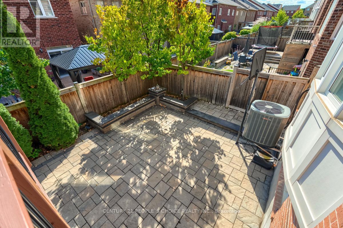 318 Laundon Terrace, Milton, Ontario  L9T 7N9 - Photo 46 - W12464378