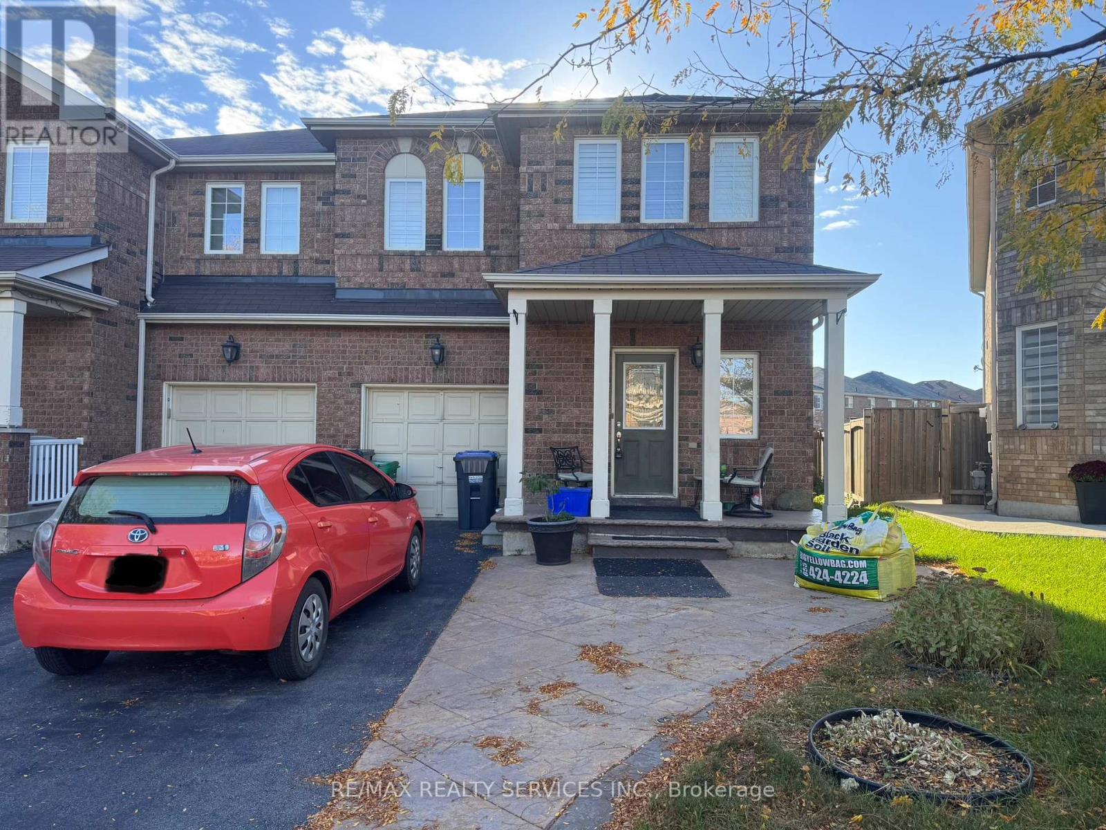12 COMMODORE DRIVE, Brampton, Ontario