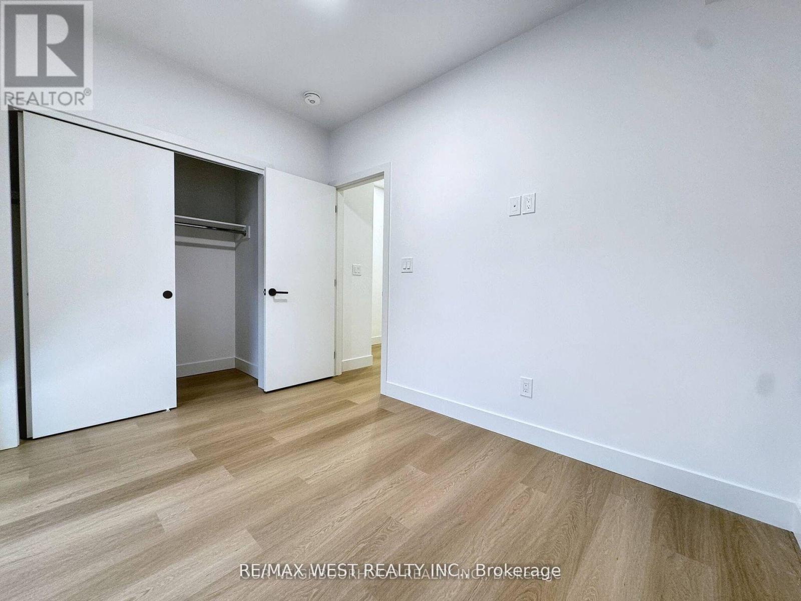 49 Morningside Avenue, Toronto, Ontario  M6S 1C6 - Photo 14 - W12464392