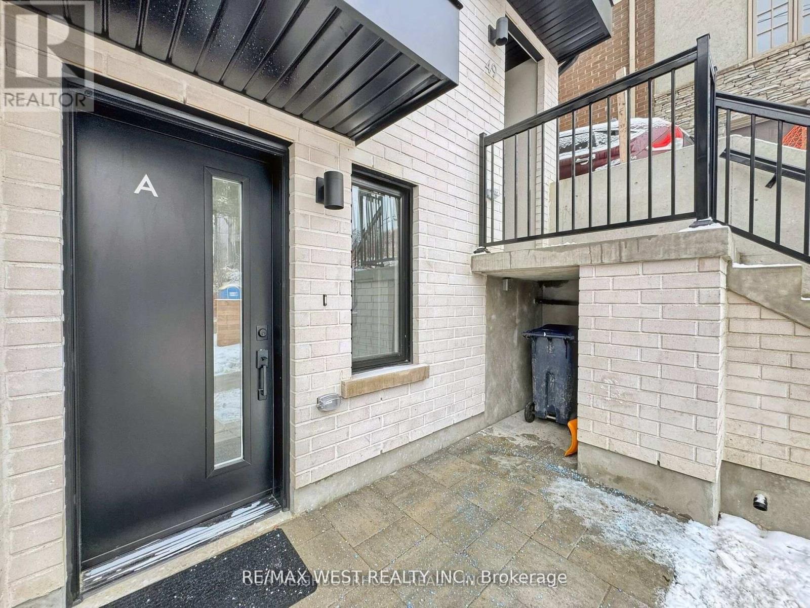 49 Morningside Avenue, Toronto, Ontario  M6S 1C6 - Photo 25 - W12464392
