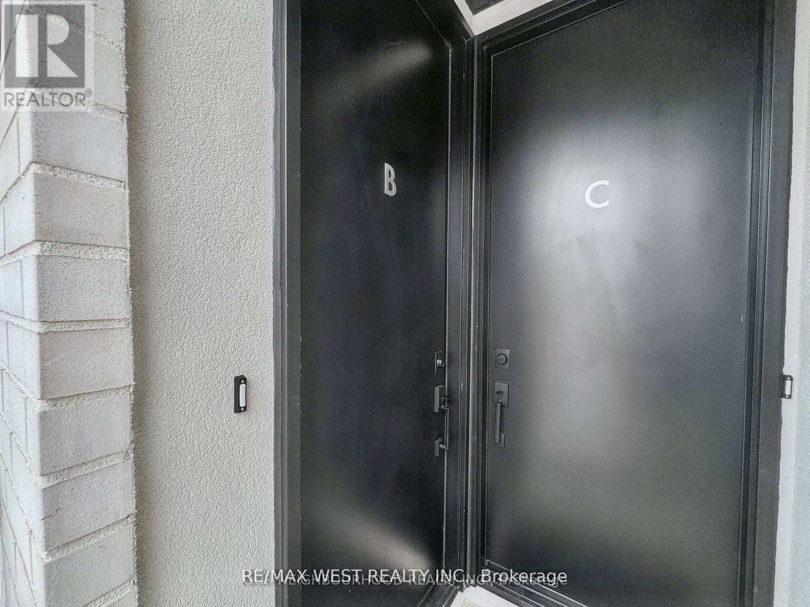 49 Morningside Avenue, Toronto, Ontario  M6S 1C6 - Photo 39 - W12464392