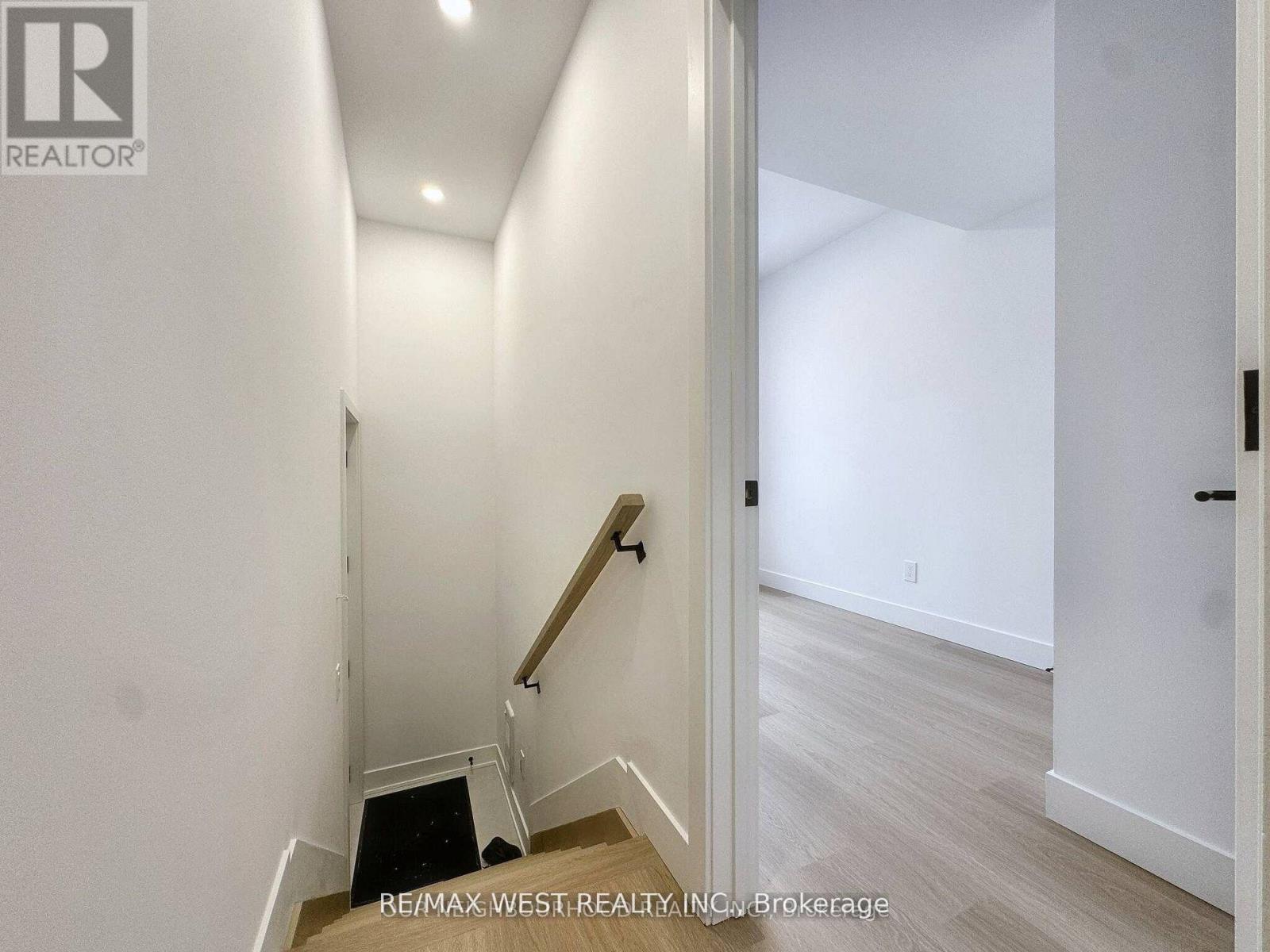 49 Morningside Avenue, Toronto, Ontario  M6S 1C6 - Photo 40 - W12464392