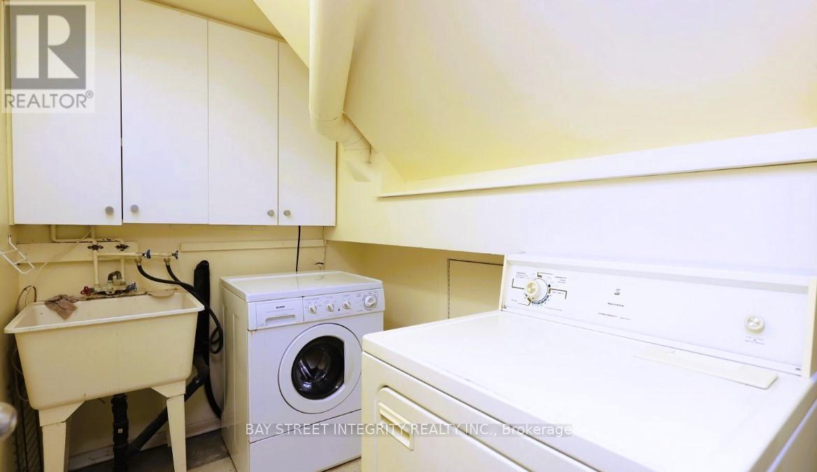 2 - 4145 Quaker Hill Drive, Mississauga, Ontario  L5C 3M2 - Photo 10 - W12416788
