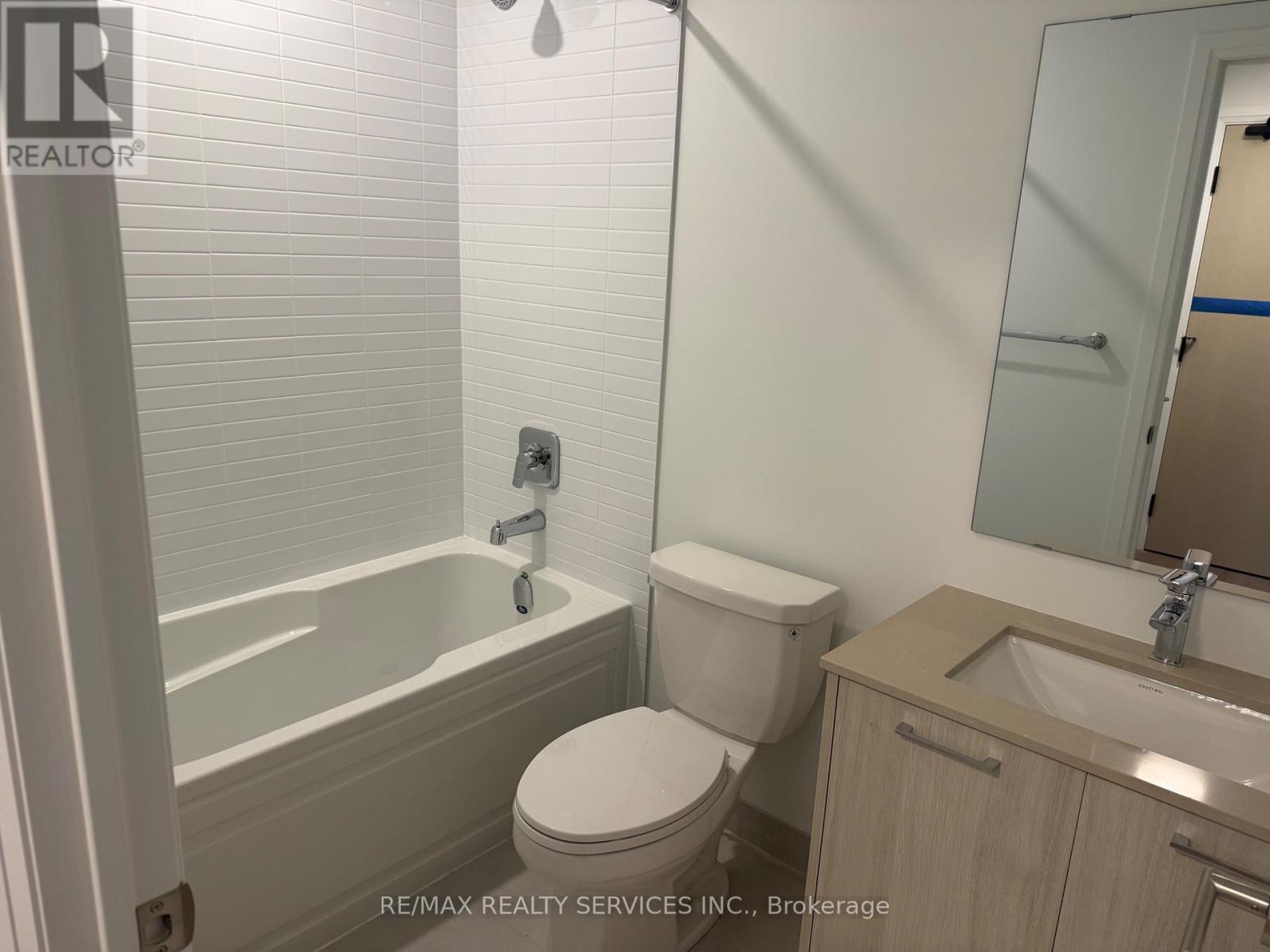 236 - 3250 Carding Mill Trail, Oakville, Ontario  L6M 1L3 - Photo 12 - W12463731