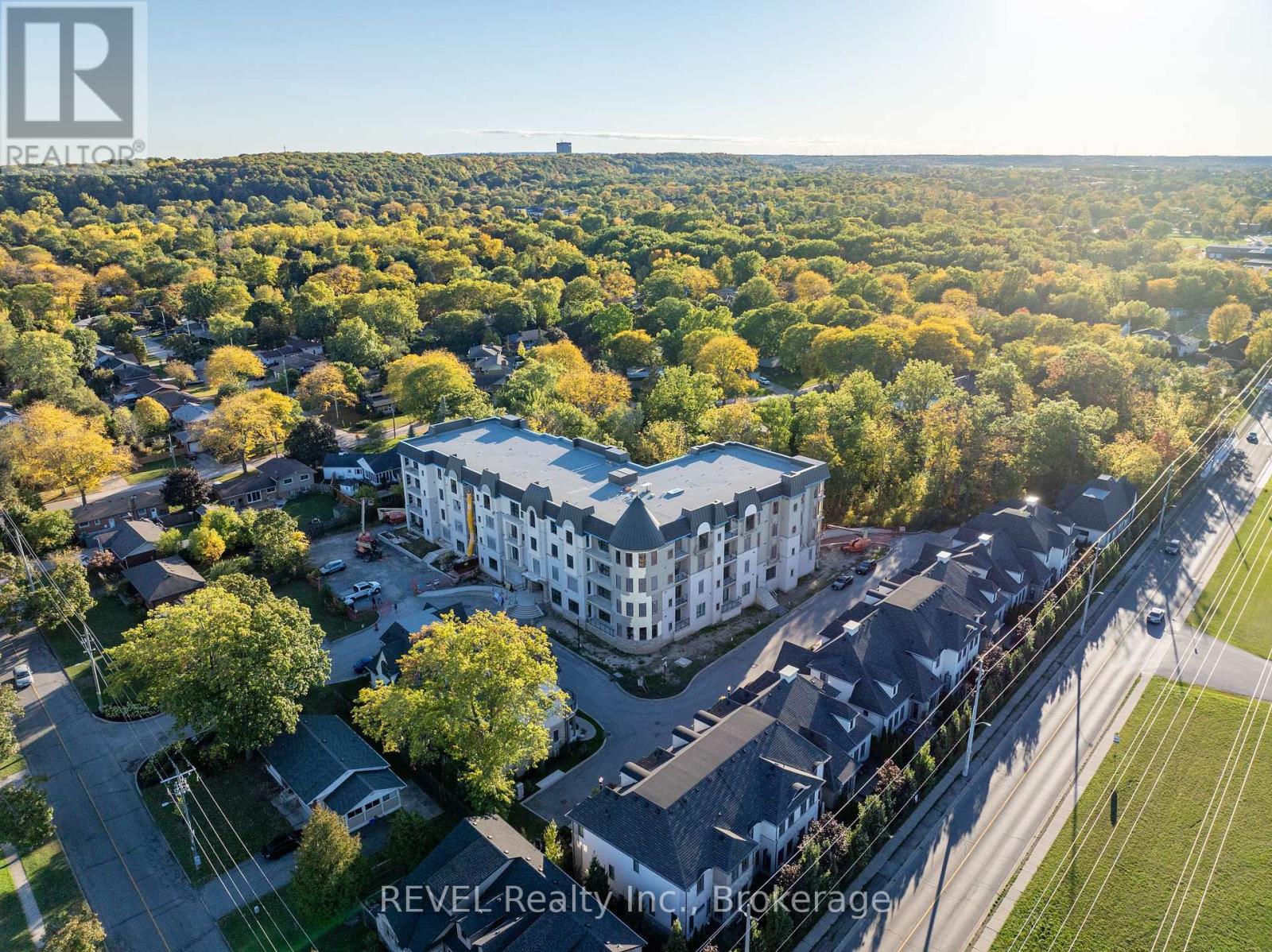 410 - 2 Arbourvale Common, St. Catharines (Glendale/glenridge), Ontario  L2T 2Z9 - Photo 1 - X12464440