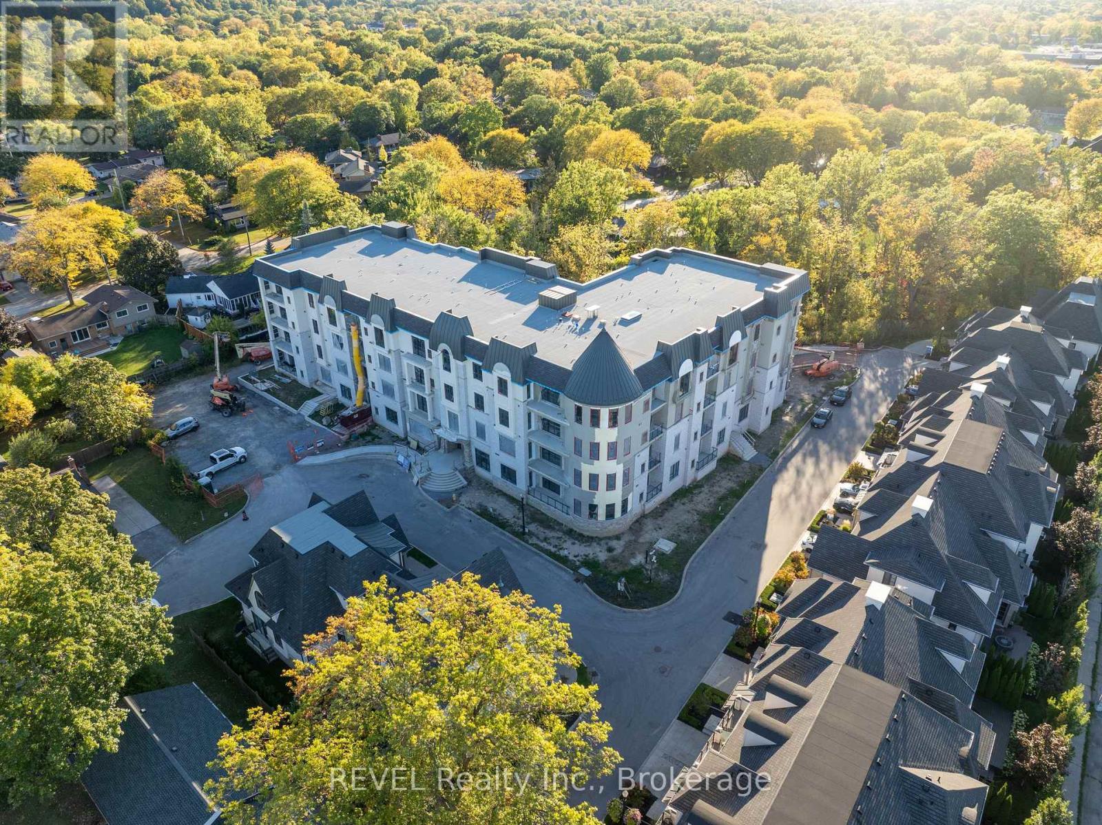 410 - 2 Arbourvale Common, St. Catharines (Glendale/glenridge), Ontario  L2T 2Z9 - Photo 2 - X12464440