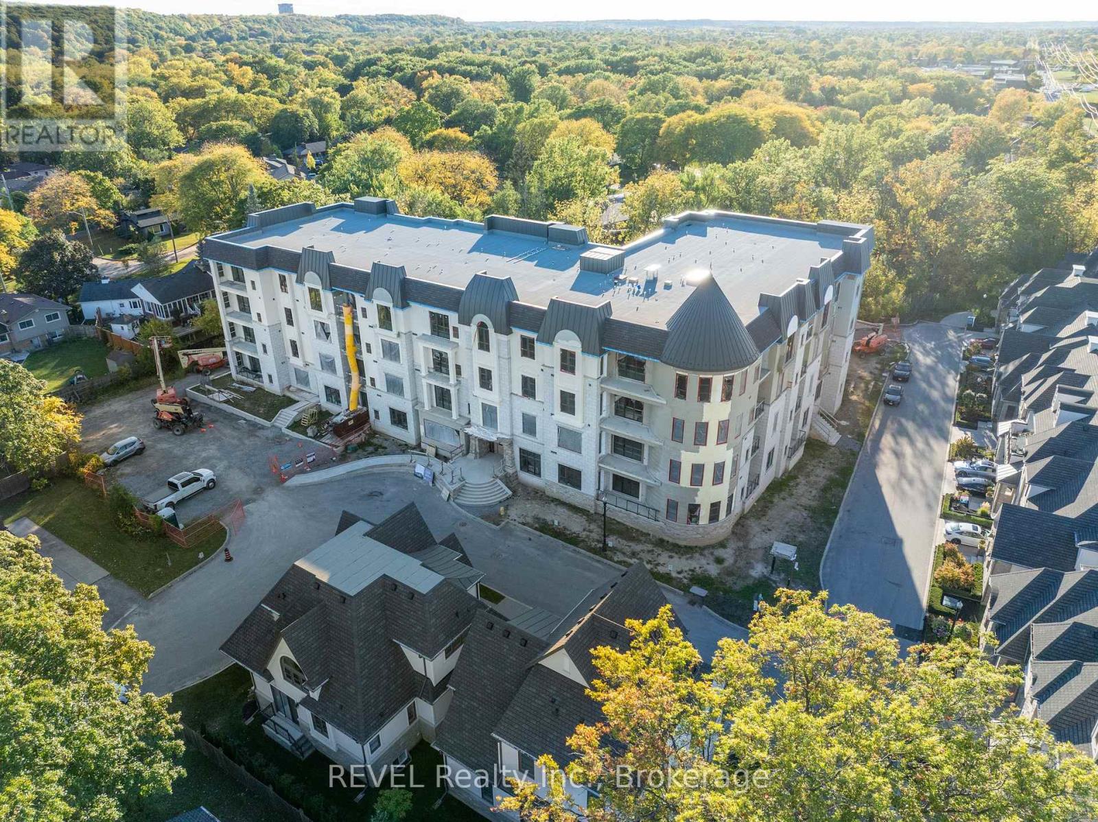 410 - 2 Arbourvale Common, St. Catharines (Glendale/glenridge), Ontario  L2T 2Z9 - Photo 4 - X12464440