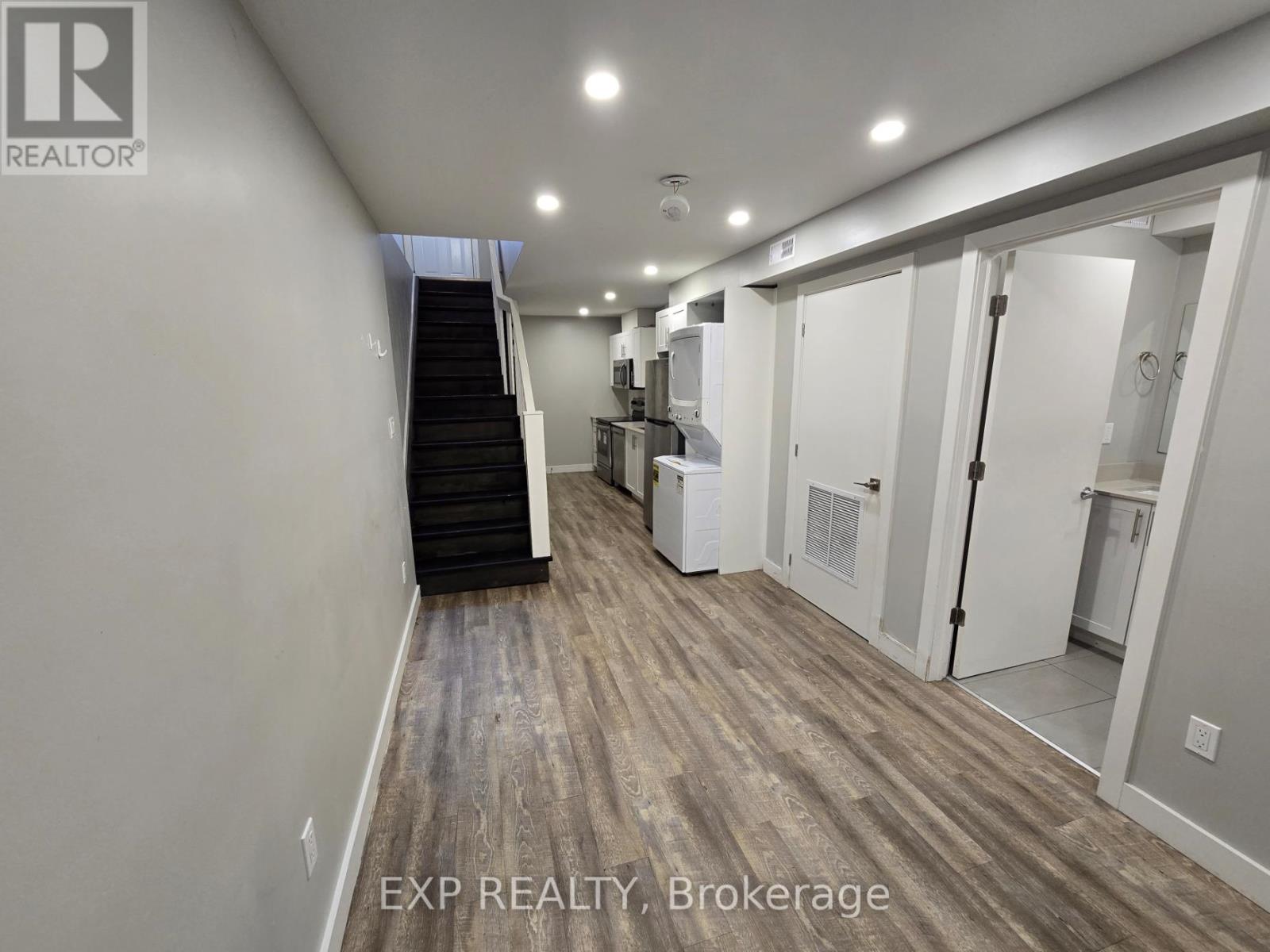 1 - 102 Wellington Street N, Hamilton, Ontario  L8N 1N3 - Photo 2 - X12464397