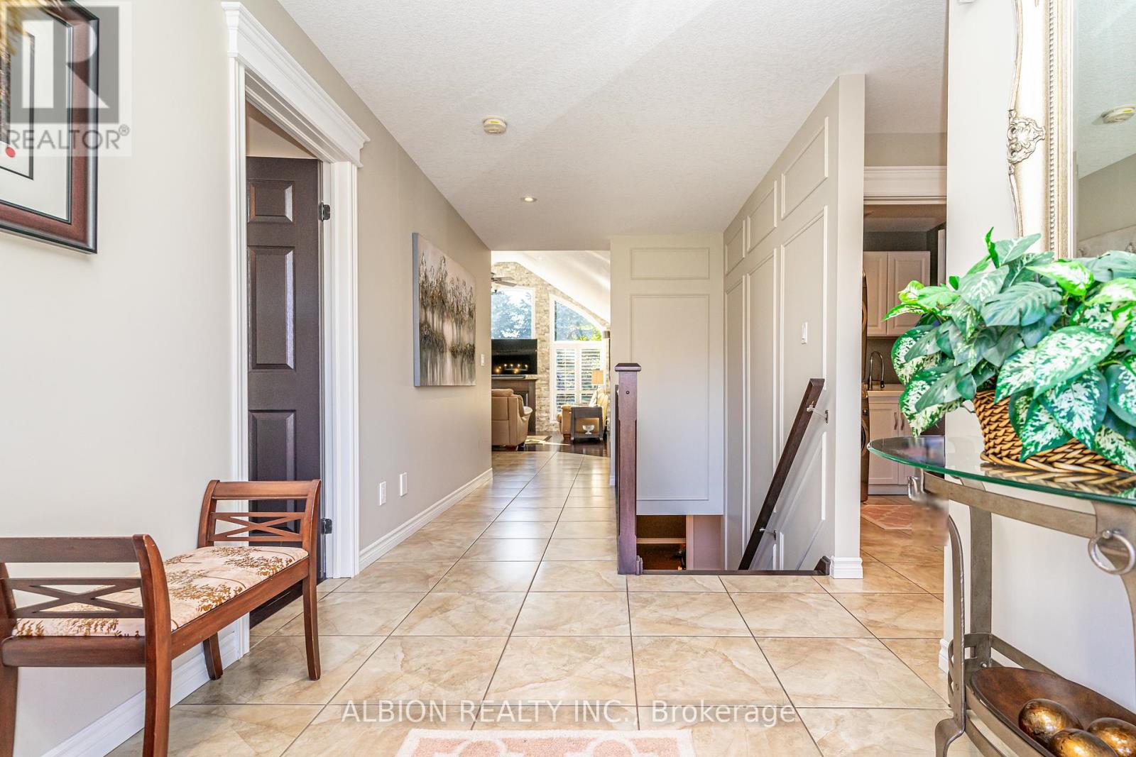 Unit #1 - 8 Reddington Drive, Caledon, Ontario  L7E 4C3 - Photo 6 - W12463344