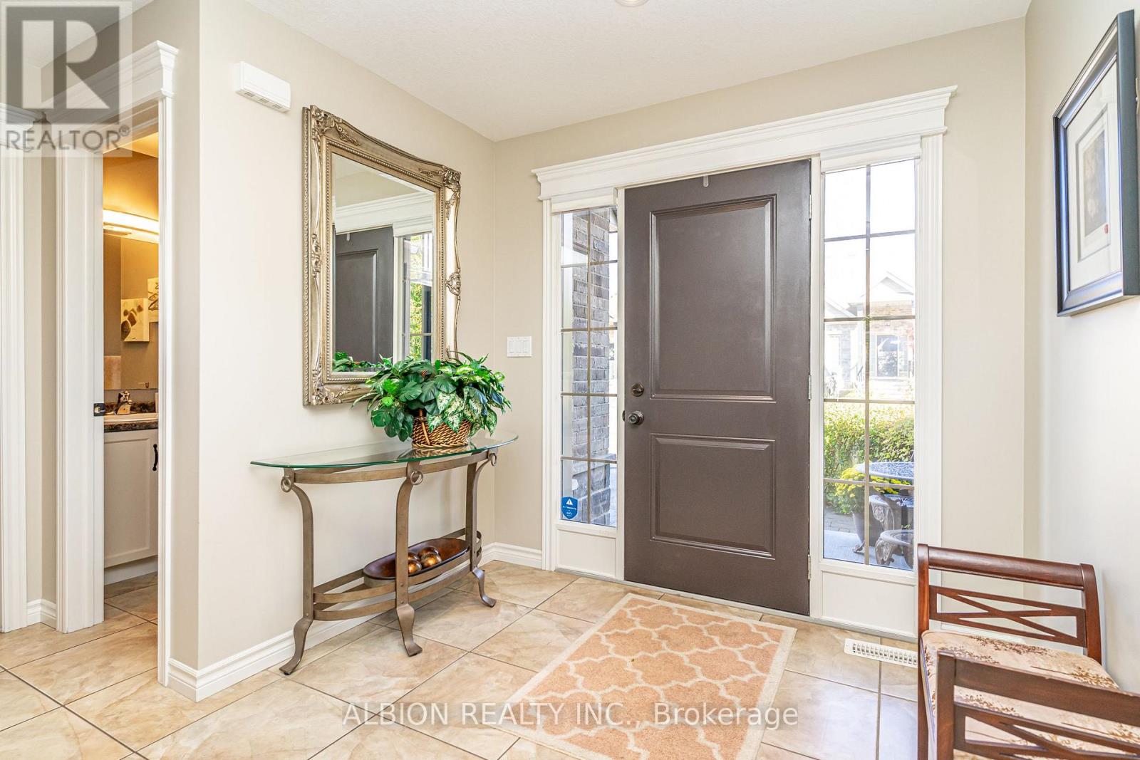 Unit #1 - 8 Reddington Drive, Caledon, Ontario  L7E 4C3 - Photo 5 - W12463344